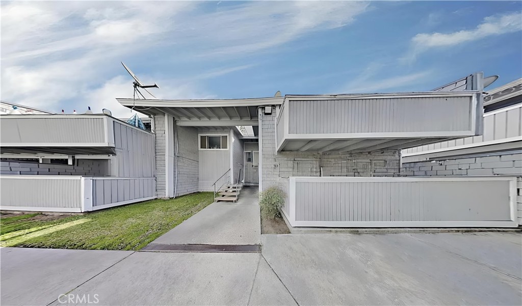 1250 S Brookhurst #1051