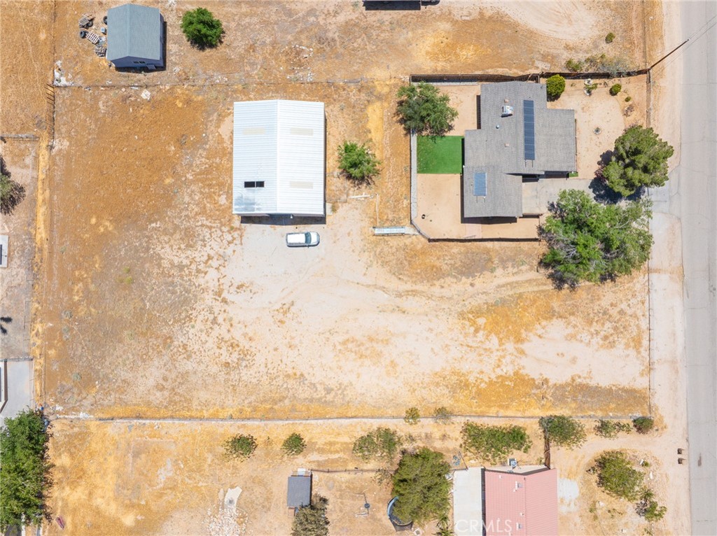 https://media.crmls.org/medias/ce0aa84e-4d7f-4a1e-b989-c780292f60c1.jpg?preset=X-Large