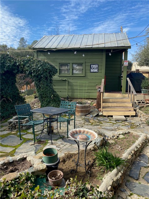 6065 State Highway 49 N, Mariposa CA: https://media.crmls.org/medias/ce0b60b3-2f4a-45cd-8e12-22bee6c02fa2.jpg