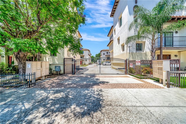 1101 N Maclay Avenue, San Fernando CA: https://media.crmls.org/medias/ce0bb239-5845-45f2-8a60-a75364f438cd.jpg