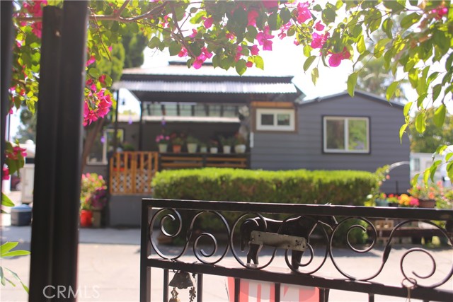 10799 Sherman Grove Avenue, Los Angeles CA: https://media.crmls.org/medias/ce0c50e4-b23f-4f36-b803-0f04be5c7fe3.jpg