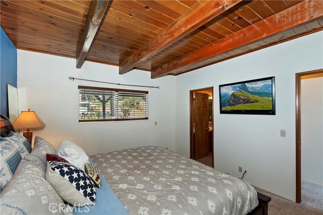 Detail Gallery Image 20 of 53 For 28193 Grenoble Ln, Lake Arrowhead,  CA 92352 - 3 Beds | 2 Baths