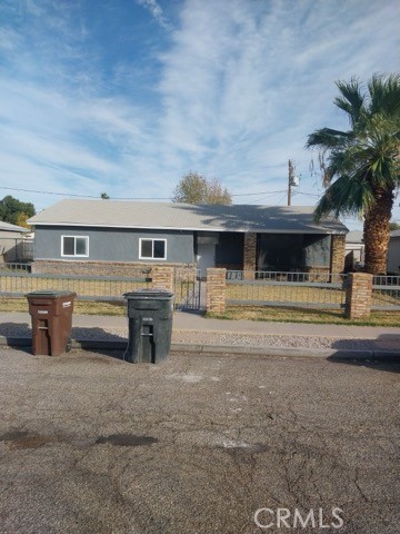 Detail Gallery Image 2 of 17 For 470 N Willow St, Blythe,  CA 92225 - 4 Beds | 1/1 Baths