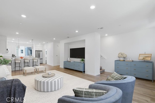 Detail Gallery Image 12 of 47 For 27323 Seven Oaks Ln, Valencia,  CA 91381 - 3 Beds | 3/1 Baths