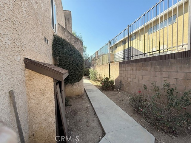 Detail Gallery Image 2 of 25 For 5036 Echo St #37,  Los Angeles,  CA 90042 - 2 Beds | 1/1 Baths