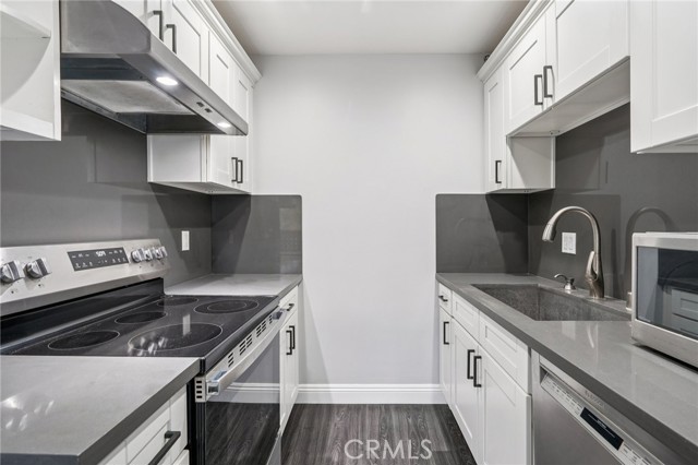 Detail Gallery Image 7 of 21 For 5830 Benner St #208,  Los Angeles,  CA 90042 - 2 Beds | 2 Baths