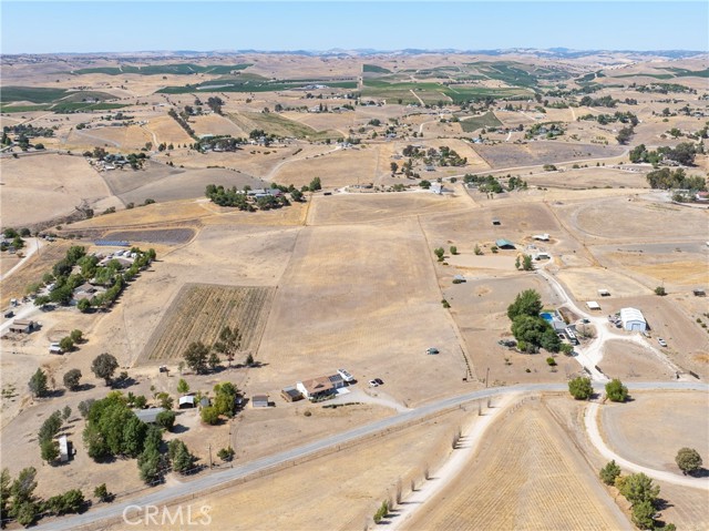 1875 Rancho Lomas Way, San Miguel CA: https://media.crmls.org/medias/ce0d5904-549c-4d92-8543-3063aac99ba5.jpg
