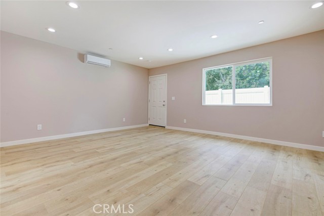 Detail Gallery Image 5 of 8 For 7302 N Firmament Ave, Van Nuys,  CA 91406 - 0 Beds | 1 Baths