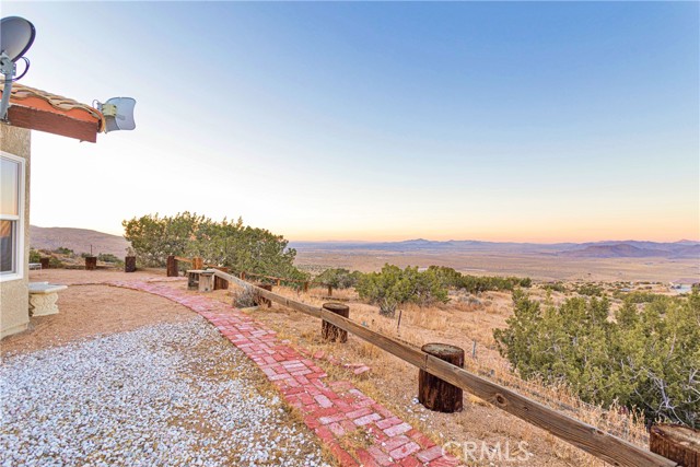 Detail Gallery Image 32 of 53 For 25624 Castlerock Rd, Apple Valley,  CA 92308 - 3 Beds | 2 Baths