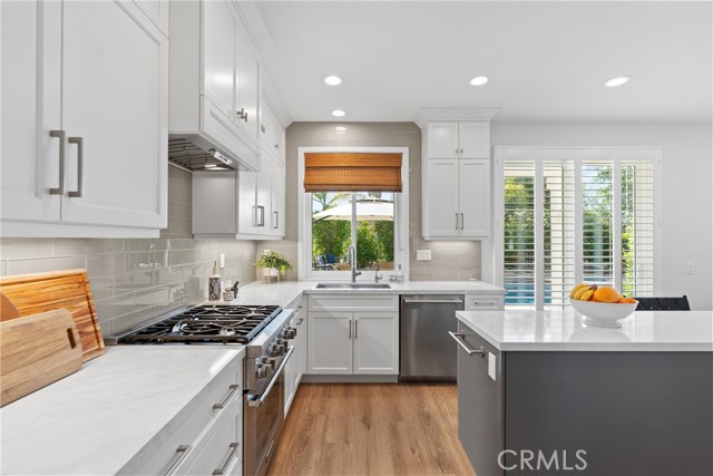 27811 Bloomfield Court, Valencia CA: https://media.crmls.org/medias/ce0e2492-d64c-440a-949a-16ec8b8aba10.jpg