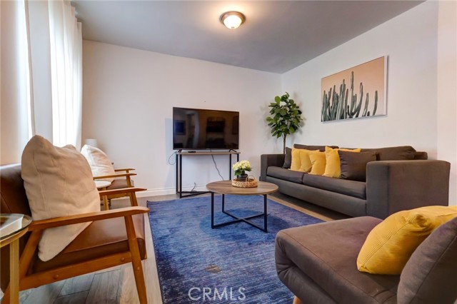 Detail Gallery Image 8 of 42 For 710 Larch St #1/2,  Inglewood,  CA 90301 - 1 Beds | 1 Baths