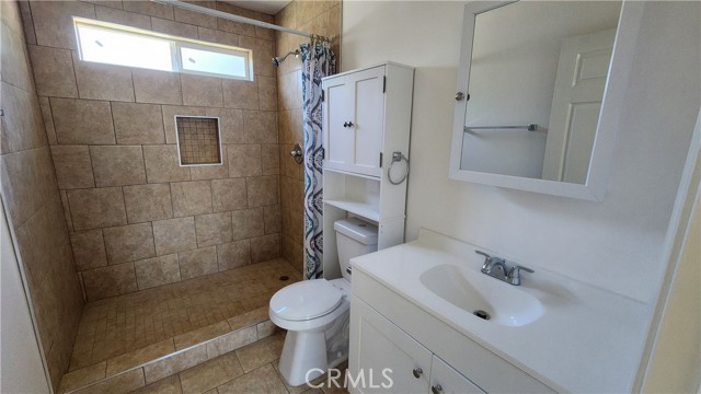 Detail Gallery Image 9 of 14 For 18653 Cohasset St, Reseda,  CA 91335 - 1 Beds | 1 Baths