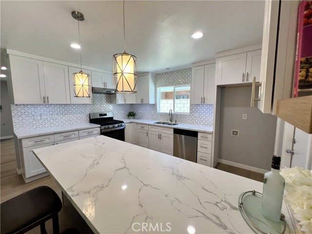 Detail Gallery Image 8 of 50 For 1626 S Pacific Ave, Santa Ana,  CA 92704 - 3 Beds | 2 Baths
