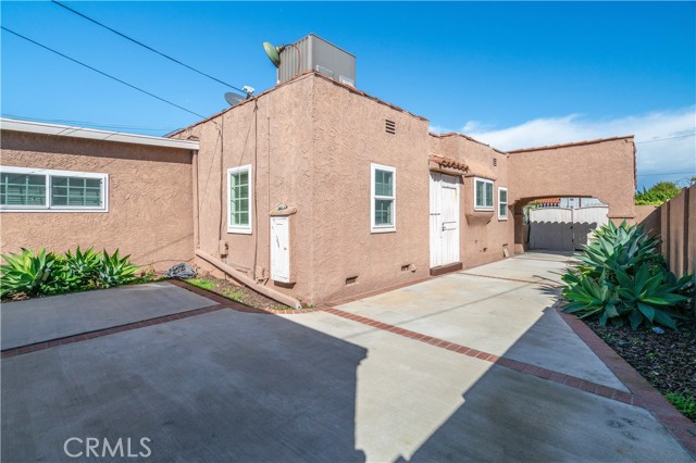 Detail Gallery Image 24 of 26 For 8319 S Van Ness, Inglewood,  CA 90305 - 3 Beds | 2 Baths