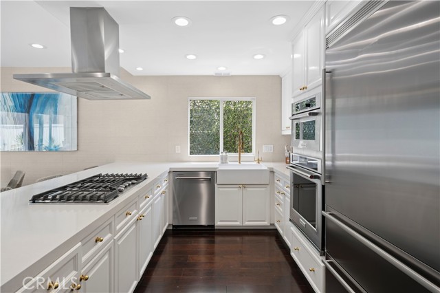 412 Poinsettia Avenue, Corona del Mar CA: https://media.crmls.org/medias/ce0f80eb-ac8d-4c55-bd08-7fc483102c8a.jpg