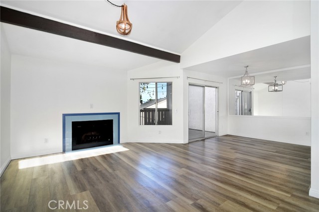 Detail Gallery Image 3 of 24 For 18316 Hatteras #27,  Tarzana,  CA 91356 - 2 Beds | 2 Baths