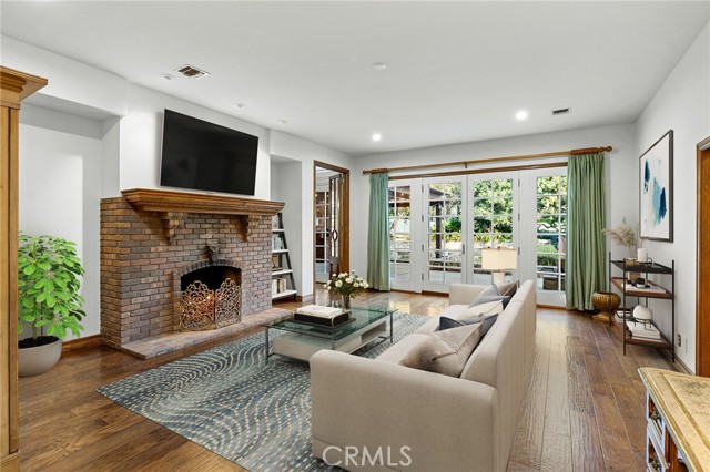 533 E Sierra Madre Avenue, Glendora CA: https://media.crmls.org/medias/ce101dad-f2c7-4c3b-bdf5-76ad695467ba.jpg