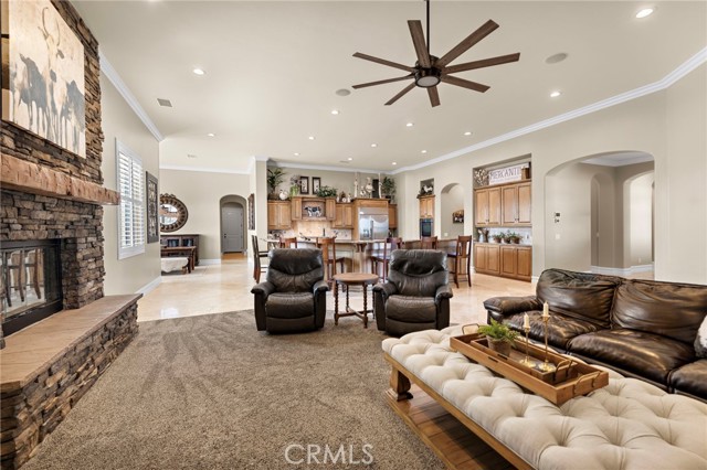 38150 Via Huerta, Murrieta CA: https://media.crmls.org/medias/ce1078be-fb12-421a-a3b5-36e67524aa91.jpg