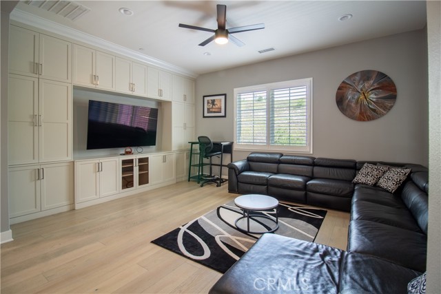 Detail Gallery Image 15 of 24 For 51 Egret, Irvine,  CA 92618 - 5 Beds | 5/1 Baths