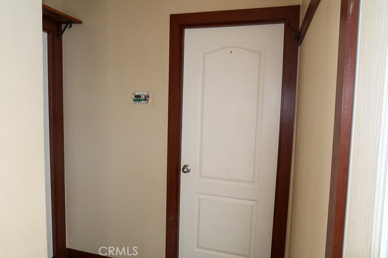 https://media.crmls.org/medias/ce1141ae-b6aa-4362-ae18-42cb5887b49f.jpg?preset=X-Large