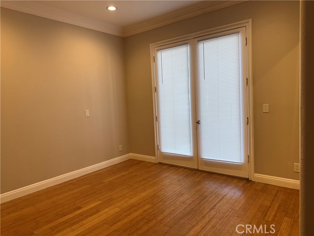 Detail Gallery Image 18 of 28 For 4912 Hesperia, Encino,  CA 91316 - 3 Beds | 2/1 Baths