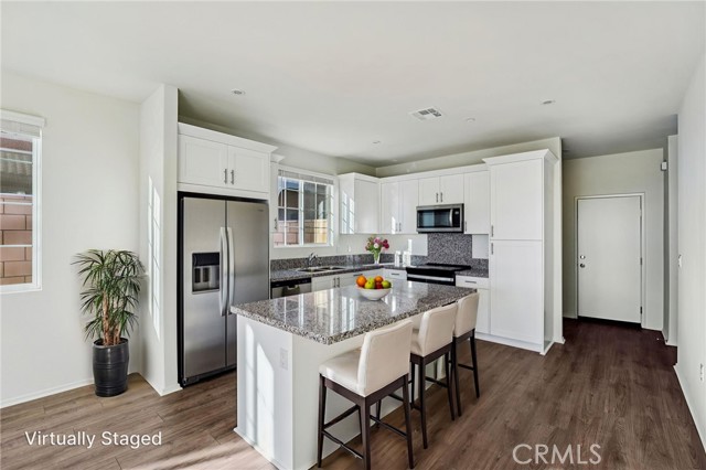 Detail Gallery Image 7 of 18 For 15378 Tomahawk St, Victorville,  CA 92394 - 3 Beds | 2 Baths