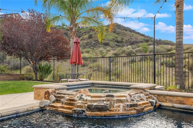 Detail Gallery Image 15 of 52 For 20530 Cheryl Ln, Saugus,  CA 91350 - 5 Beds | 4 Baths