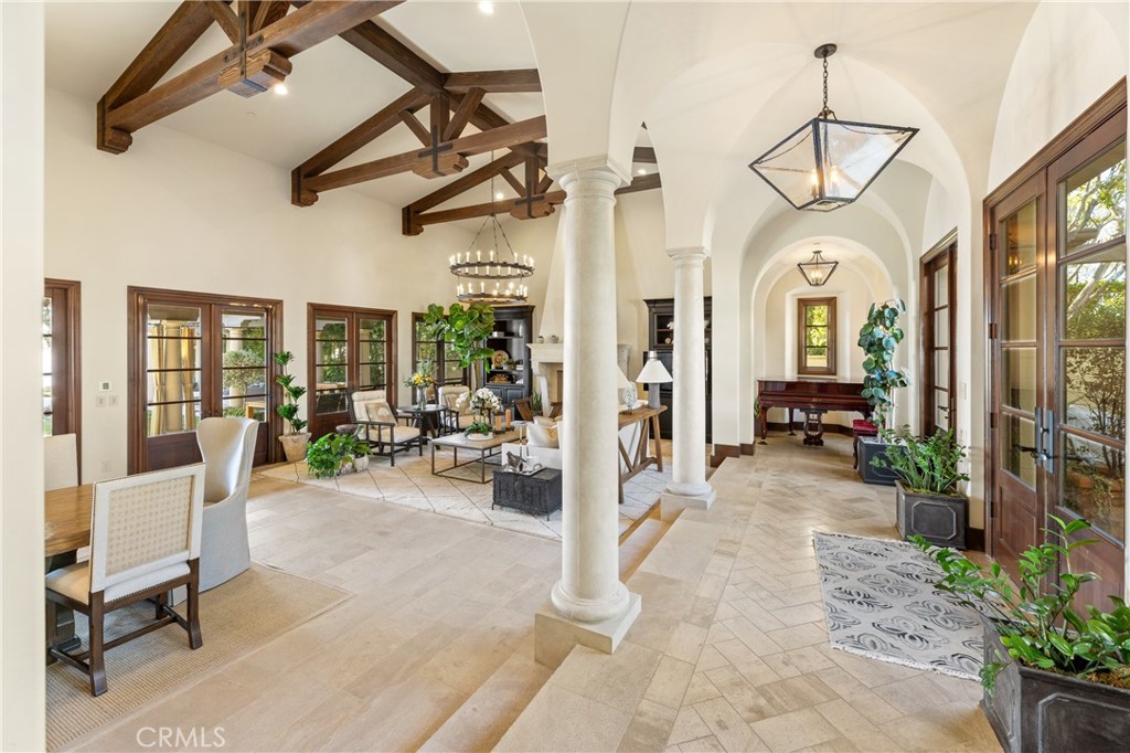 https://media.crmls.org/medias/ce12c893-d0cc-44df-9d5e-abc6ea05854c.jpg?preset=X-Large