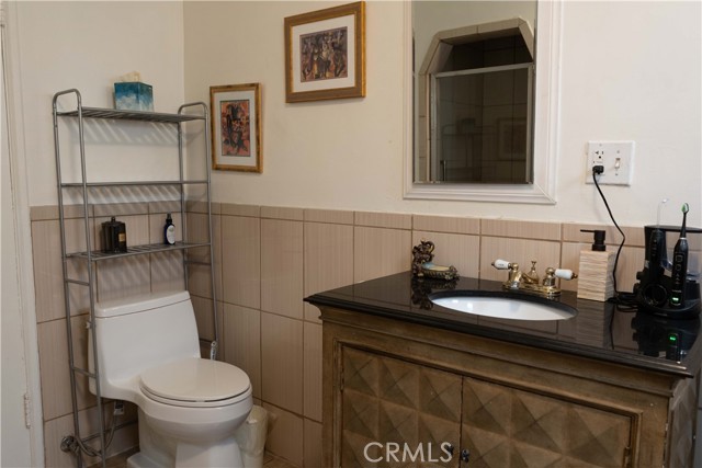 Detail Gallery Image 13 of 18 For 4117 Garthwaite Ave, Los Angeles,  CA 90008 - 3 Beds | 2 Baths