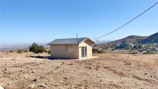 Detail Gallery Image 16 of 27 For 2215 Moonshadow Ranch Rd, Palmdale,  CA 93550 - 2 Beds | 1 Baths