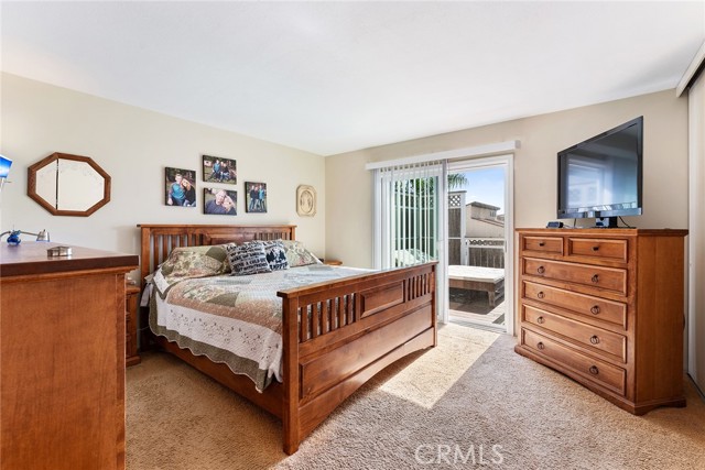 4818 Island View, Oxnard CA: https://media.crmls.org/medias/ce150f0a-cfd3-48d5-b890-9da39659ca09.jpg