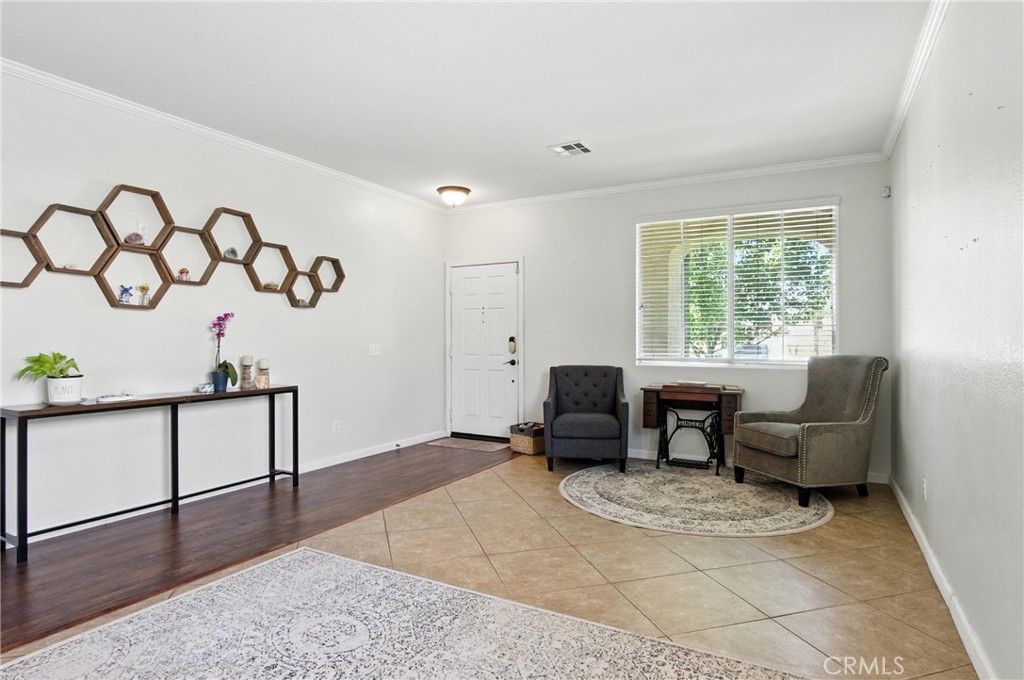 MLS #IV25153304 img 2