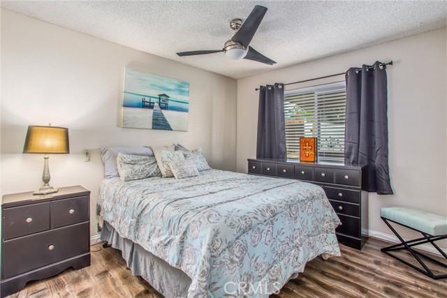 6967 Mountain Avenue, Highland CA: https://media.crmls.org/medias/ce156c05-7015-454f-8052-8209d00ebcbb.jpg