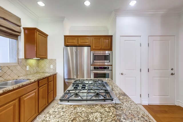 Detail Gallery Image 25 of 71 For 1902 Marshallfield Ln a,  Redondo Beach,  CA 90278 - 4 Beds | 3/1 Baths