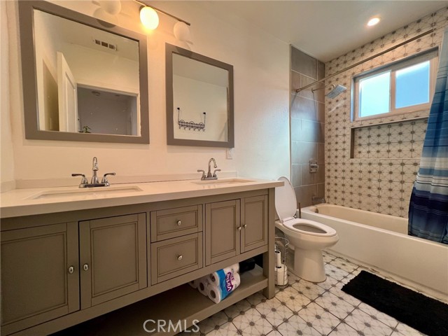 Detail Gallery Image 9 of 45 For 654 Penrith, Los Angeles,  CA 90023 - 6 Beds | 5 Baths