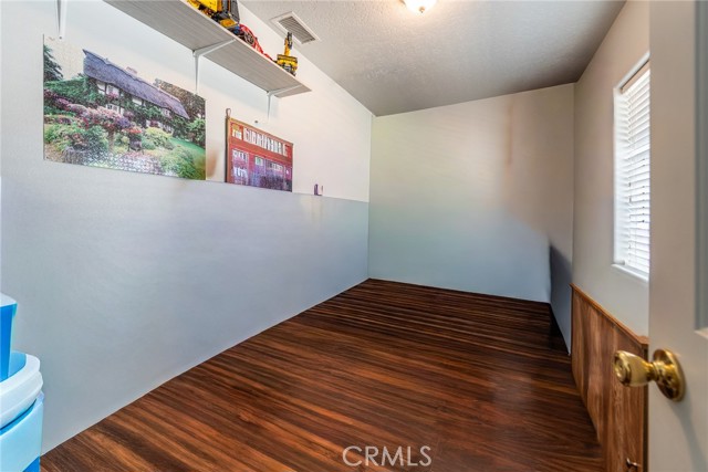 19585 Jurupa Avenue, Bloomington CA: https://media.crmls.org/medias/ce169fe2-9134-4cc5-b704-a86c378ceae1.jpg