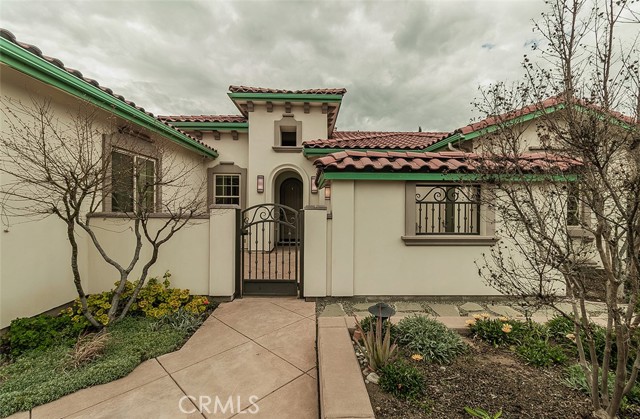 1562 N Empire Lane, Clovis CA: https://media.crmls.org/medias/ce17155d-7416-4fa3-b7b7-54ee16d3818b.jpg