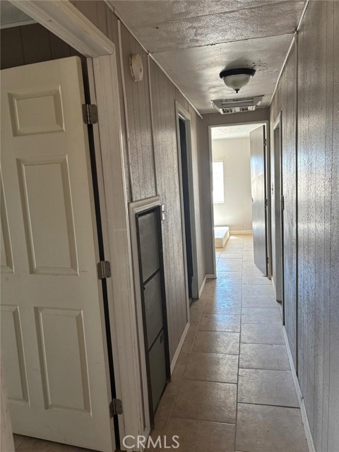 11690 Camp Rock Rd, Lucerne Valley CA: https://media.crmls.org/medias/ce17d25d-6ec1-4a98-bfa7-b033f040d84b.jpg