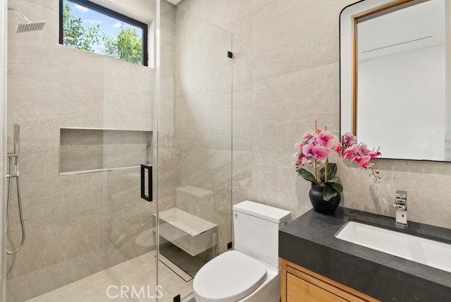 5727 Cahill Avenue, Tarzana CA: https://media.crmls.org/medias/ce17f43a-0e73-4d14-aa1c-dcfe6ec23303.jpg