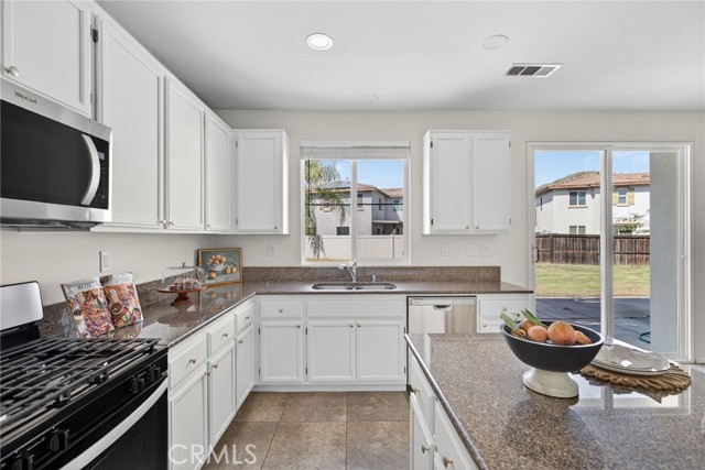 Detail Gallery Image 18 of 64 For 5996 Celeste, Hemet,  CA 92545 - 5 Beds | 3 Baths