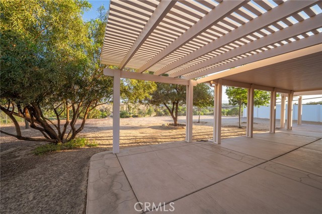 18463 Orange Street, Hesperia CA: https://media.crmls.org/medias/ce1937f4-cb04-43d8-9593-35e57a0f818b.jpg