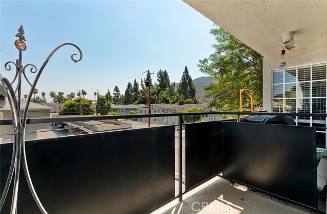 Detail Gallery Image 9 of 22 For 4140 Warner #205,  Burbank,  CA 91505 - 1 Beds | 1 Baths