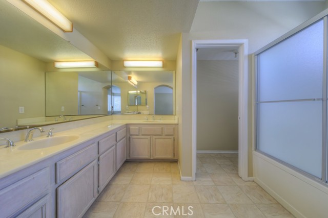 15576 Carmel Verde Lane, Moreno Valley CA: https://media.crmls.org/medias/ce1a0baf-9d0e-4d88-b668-d21110f43d90.jpg