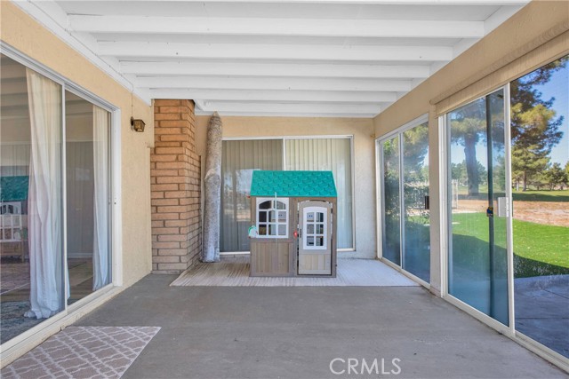 12990 Cedarbrook Lane, Victorville CA: https://media.crmls.org/medias/ce1a1ab3-38cc-437e-8fe5-82b1712b836d.jpg
