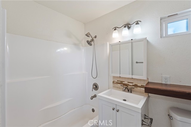 Detail Gallery Image 15 of 45 For 23859 South Rd, Apple Valley,  CA 92307 - 4 Beds | 2 Baths