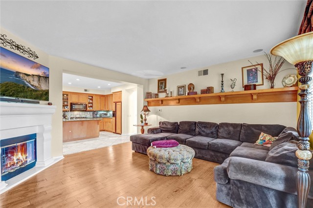 26816 Wyatt Lane, Stevenson Ranch CA: https://media.crmls.org/medias/ce1a7b52-48e0-4dfb-8397-e3ad58955a55.jpg