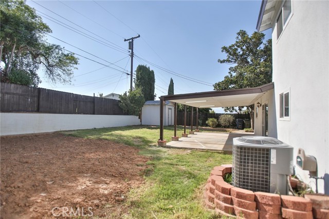 Detail Gallery Image 34 of 38 For 412 Nottingham Dr, Redlands,  CA 92373 - 5 Beds | 3/1 Baths