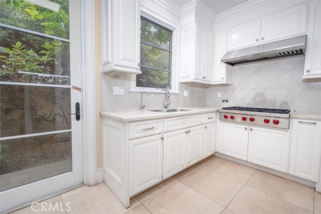 271 W Le Roy Avenue, Arcadia CA: https://media.crmls.org/medias/ce1bccca-2cbe-4cd8-b163-b0bc28ea41d5.jpg