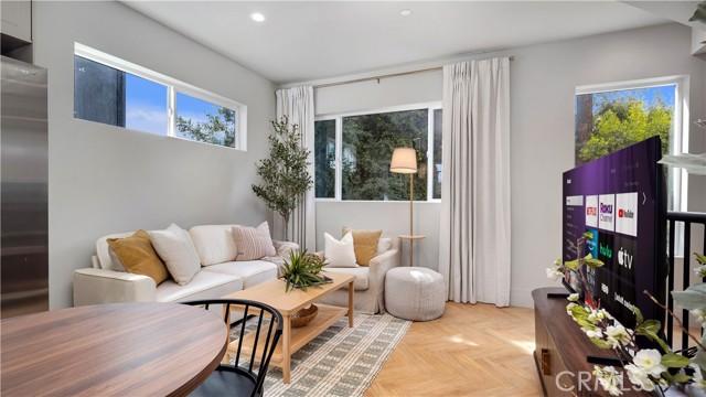 Detail Gallery Image 5 of 17 For 1347 Seward St., Los Angeles,  CA 90028 - 3 Beds | 2 Baths