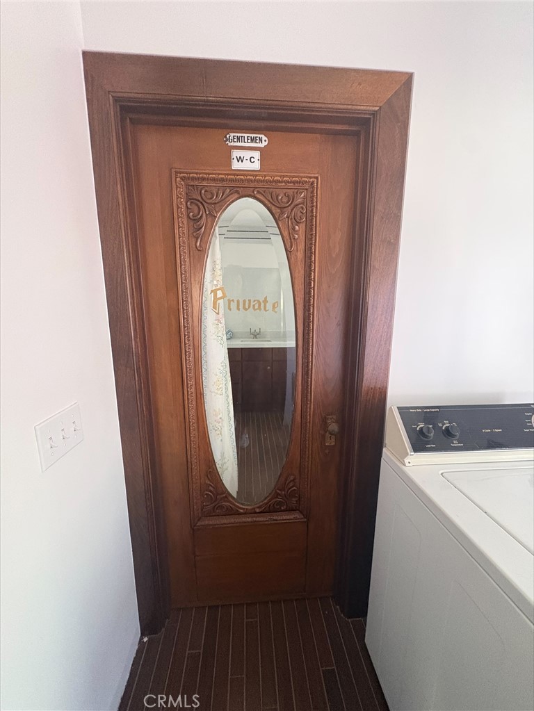 https://media.crmls.org/medias/ce1d01cc-9503-485d-940b-89051e41b328.jpg?preset=X-Large